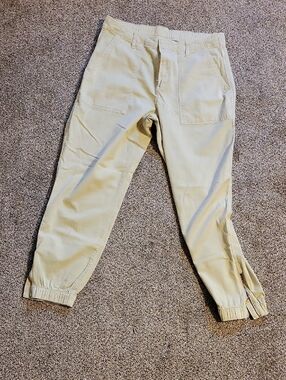 GAP Women's Ankle Jogger Pants in Light Beige